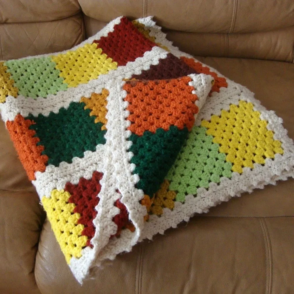 Vintage AFGHAN 60s 70s Crochet Throw Handmade Mid-Century Granny 76x55 GROOVY
